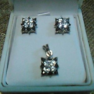 Vintage Small Petite earrings & Pendant Set